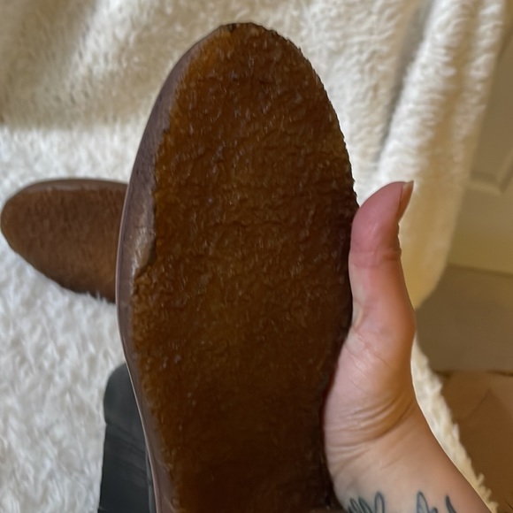 Botkier faux shearling lined leather chelsea boots 6 - Picture 9 of 9